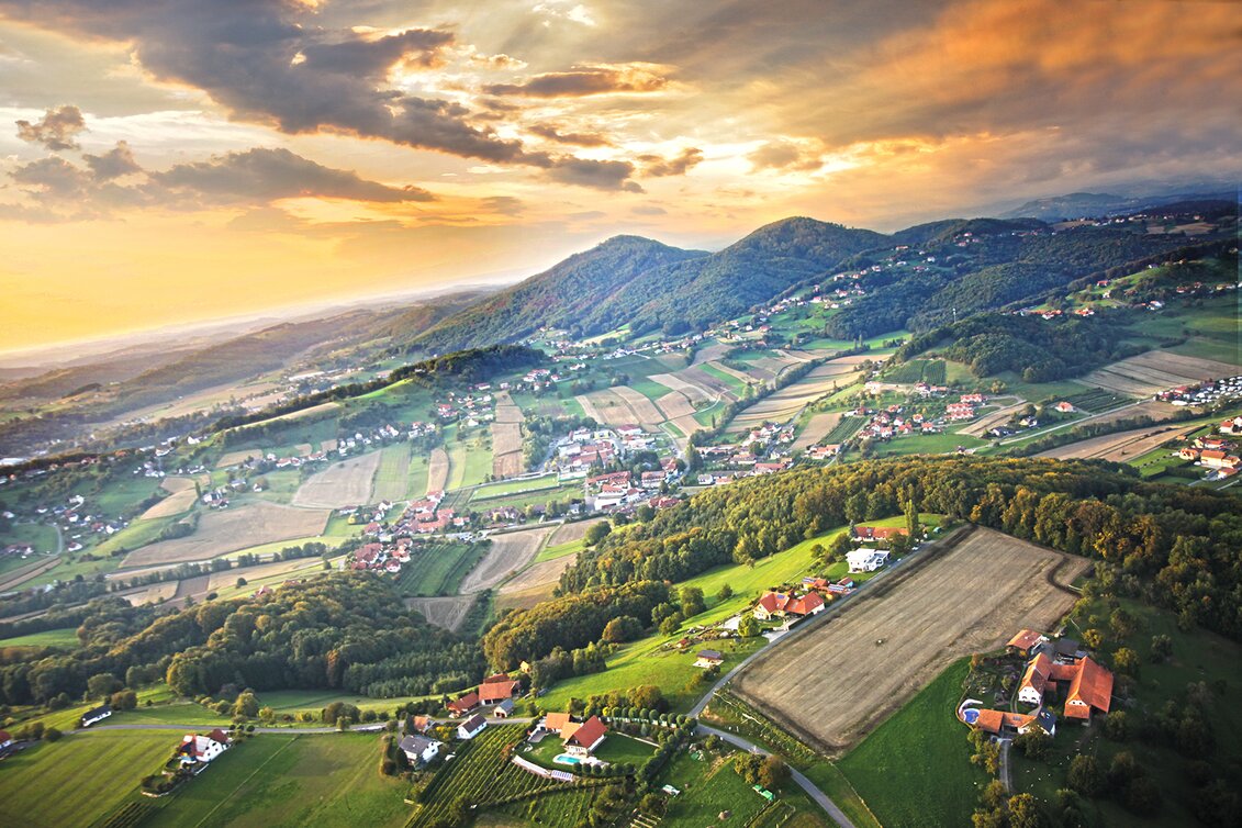 Blick auf die Gleichenberger Kogel im Thermen- & Vulkanland Steiermark