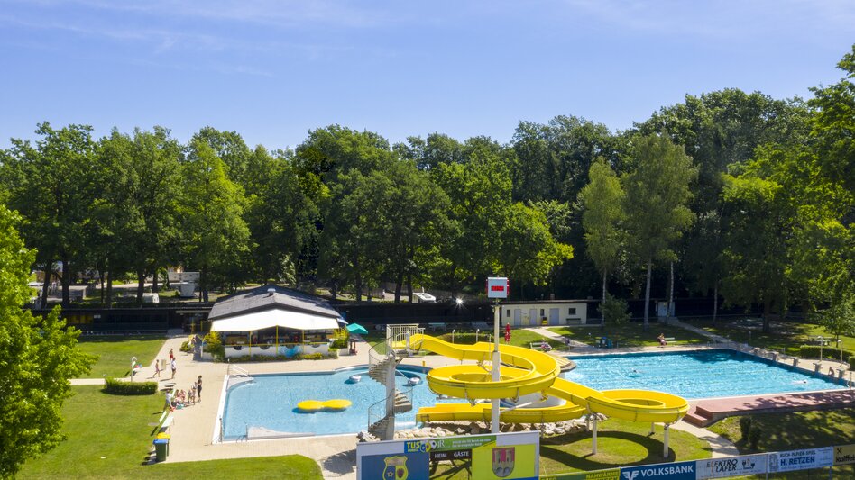 Blick auf das Freibad in Mureck | © TVB Thermen- & Vulkanland | pixelmaker.at