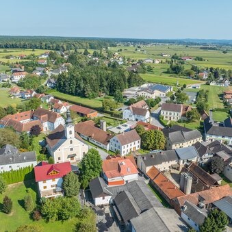 Ortszentrum Großsteinbach in der Oststeiermark | © Oststeiermark Tourismus | Helmut Schweighofer