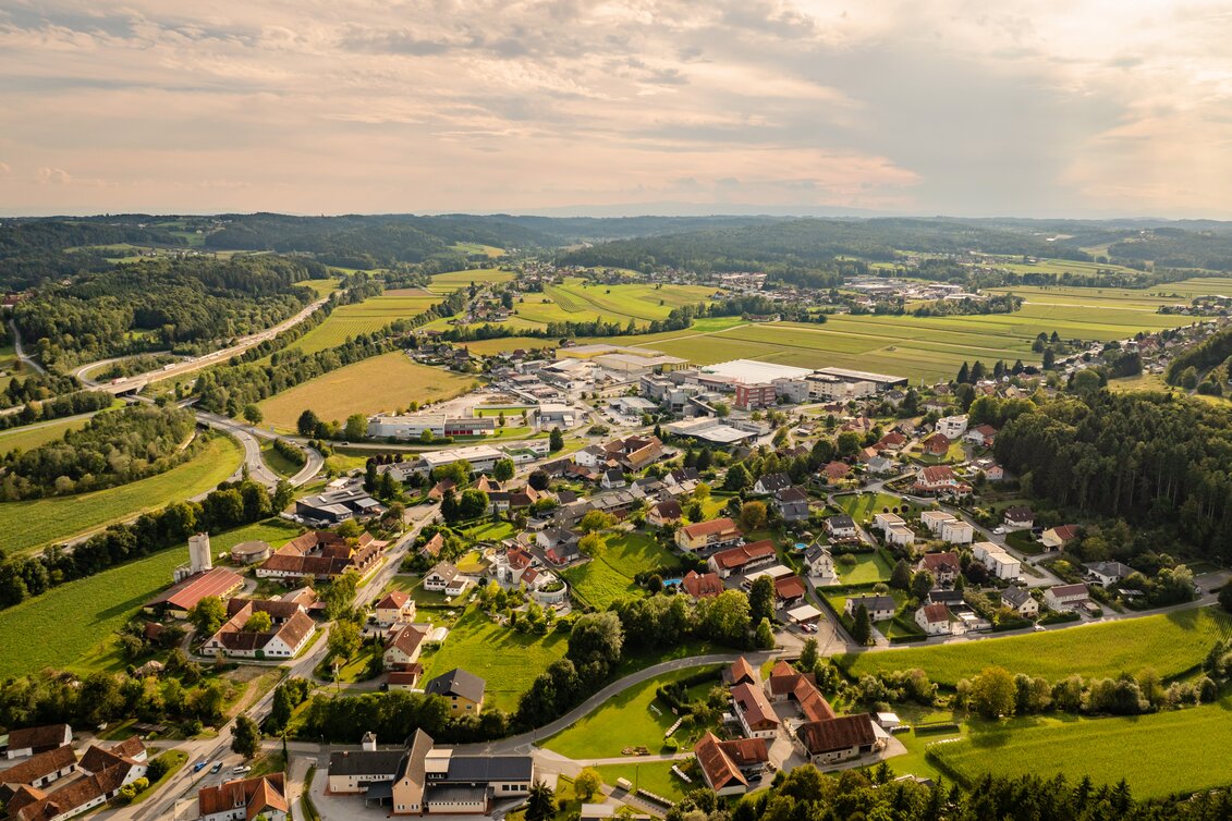 Luftansicht von ludersdorf Wilferdsorf in der Oststeiermark
