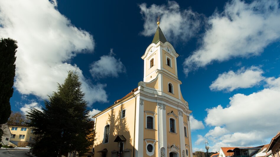 Kirche in Eggersdorf bei Graz bei Sonnenschein