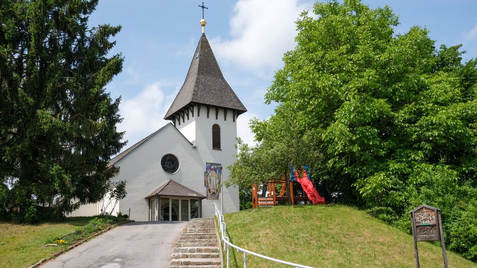Blick auf die Rupertikirche in Hart bei Graz