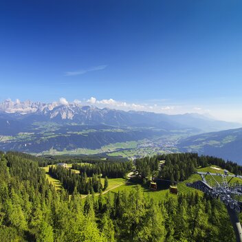 Hochwurzen Gipfelbahn mit Blick auf den Dachstein | © STG | Günther Steininger