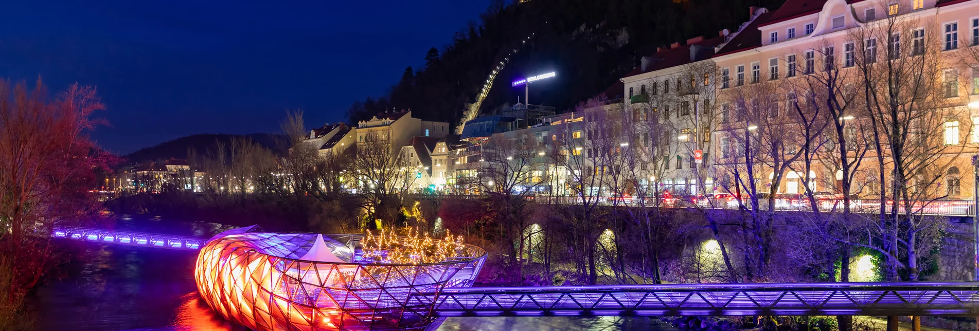 Mur Island with Graz Castle Hill | © Graz Tourismus | Harry Schiffer