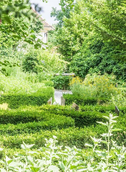 Herbal Garden Weizberg_Overview_Eastern Styria | © Alexandra Wagner