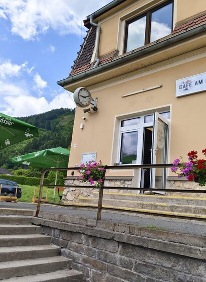 Cafe am Bahnhof - Zugang | SV Hinterberg | © SV Hinterberg