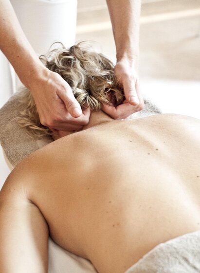 Massage with oils | Tina Herzl Photography | © Thermenresort Loipersdorf