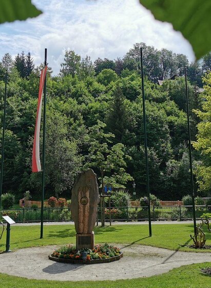 Mittelpunktstein, Bad Aussee, Kurpark | TVB Ausseerland - Salzkammergut_Theresa Schwaiger | © TVB Ausseerland - Salzkammergut_Theresa Schwaiger