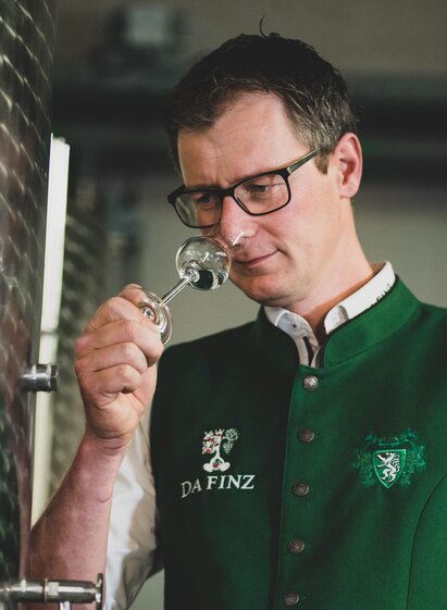Weinverkostung beim Weingut Destillerie Da Finz | © Weingut Destillerie Da Finz
